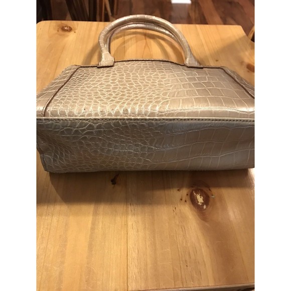 Liz Clairborne Stylish Small Gold Faux Crocodile Handbag Purse Gently Used! - Picture 3 of 9